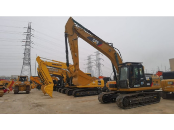 حفار زاحف CATERPILLAR 320D2