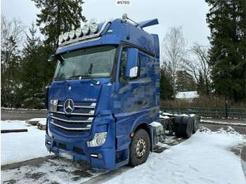 شاحنة بهيكل معدني للمقصورة MERCEDES-BENZ Actros