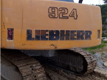 حفار زاحف LIEBHERR R 924