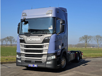 شاحنة بهيكل معدني للمقصورة SCANIA R 450