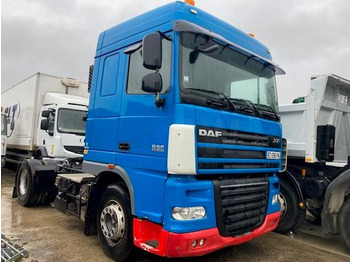 مقطورة السحب DAF XF 105 460