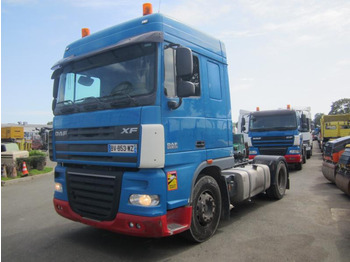 مقطورة السحب DAF XF 105 460