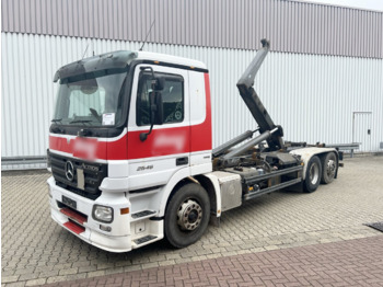 شاحنة برافعة خطافية MERCEDES-BENZ Actros 2546