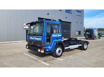 مقطورة السحب VOLVO FL6