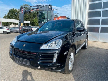 سيارة PORSCHE