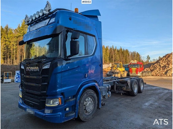 شاحنة بهيكل معدني للمقصورة SCANIA R 650