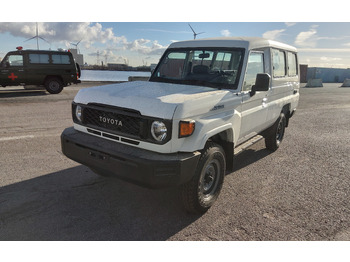 سيارة TOYOTA Land Cruiser