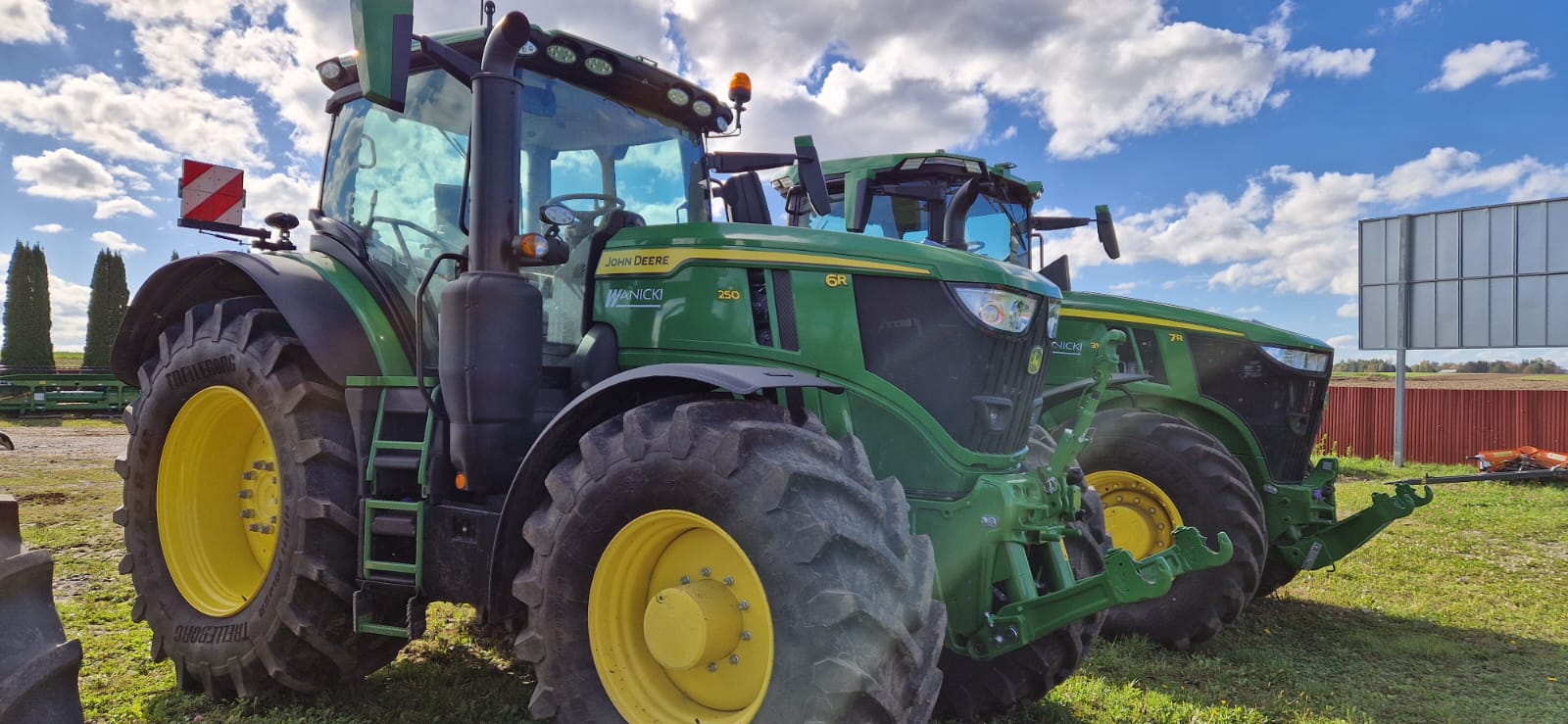 جرار JOHN DEERE 6R 250