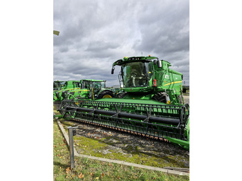 حصادة JOHN DEERE T560