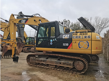 حفار زاحف CATERPILLAR 323D