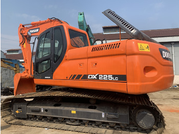 حفار زاحف DOOSAN DX225LC