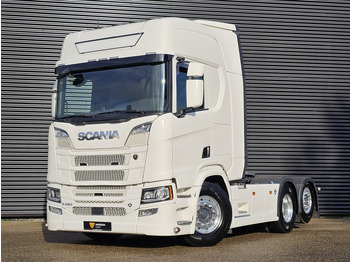 مقطورة السحب SCANIA R 580