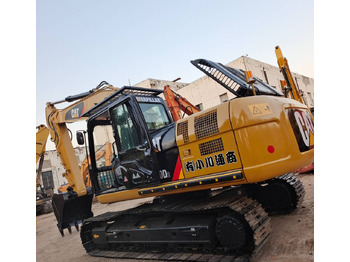 حفار زاحف CATERPILLAR 320D2