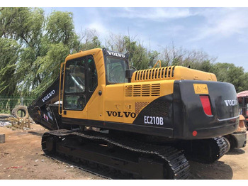 حفار زاحف VOLVO EC210BLC