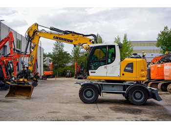 حفار ذو عجلات LIEBHERR A 914