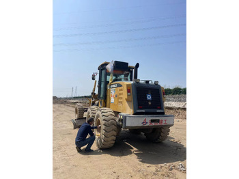 ماكينة تسوية XCMG gr1803 Used Road Machinery Motor Grader for Sale: صورة 5