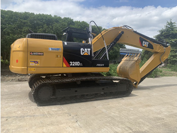 حفار زاحف CATERPILLAR 320D2