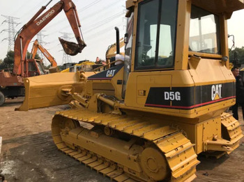 بلدوزر CATERPILLAR D5K