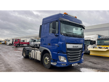 مقطورة السحب DAF XF 460