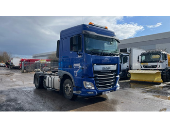 مقطورة السحب DAF XF 460