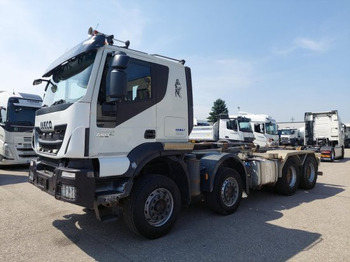 شاحنة برافعة خطافية IVECO