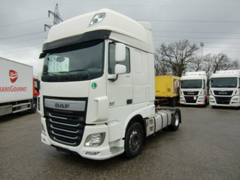 مقطورة السحب DAF XF 106 460