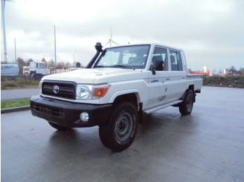 سيارة TOYOTA Land Cruiser