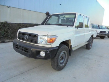 سيارة TOYOTA Land Cruiser