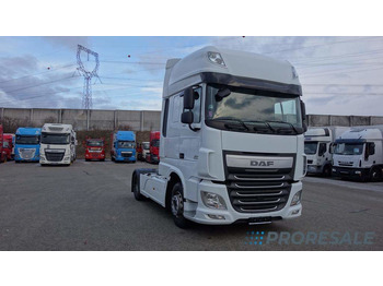 مقطورة السحب DAF XF 460