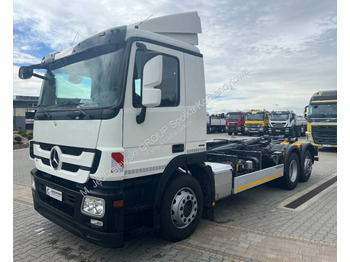 شاحنة برافعة خطافية MERCEDES-BENZ Actros 2541