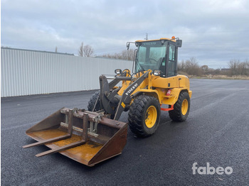 اللودر بعجل VOLVO L30G