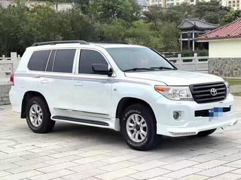 سيارة TOYOTA Land Cruiser