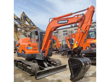 حفار زاحف DOOSAN DX60