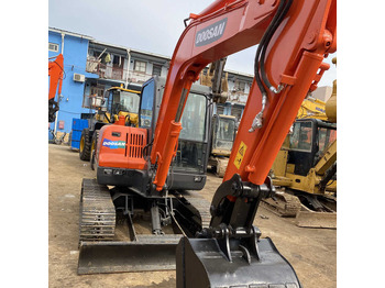 حفار زاحف DOOSAN DH60-7