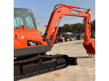 حفار زاحف DOOSAN DH60-7