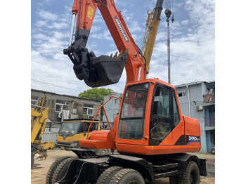 حفار زاحف DOOSAN DH60-7