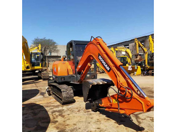 حفار زاحف DOOSAN DH60-7