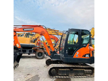 حفار زاحف DOOSAN DH60-7