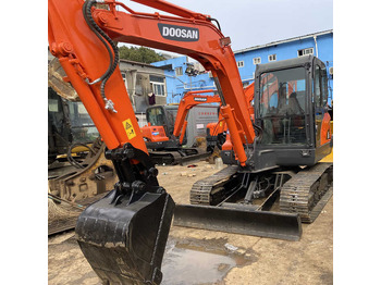 حفار زاحف DOOSAN DX225