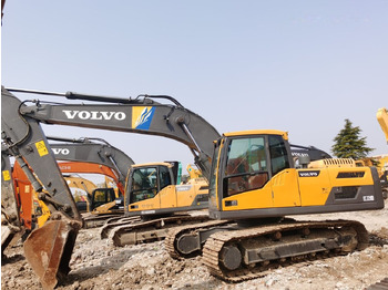 حفار زاحف VOLVO EC220