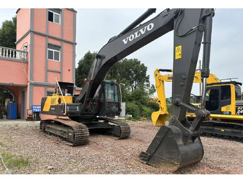 حفار زاحف Volvo EC240: صورة 2