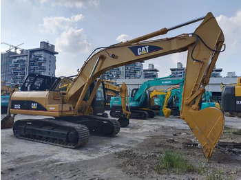 حفار زاحف CATERPILLAR 325C