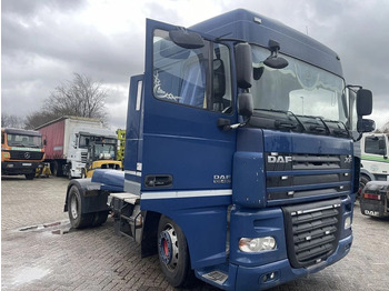 مقطورة السحب DAF XF 105 460