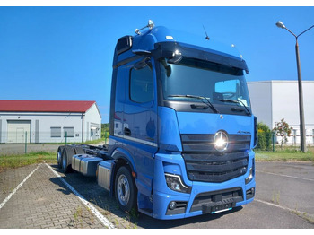 شاحنة بهيكل معدني للمقصورة MERCEDES-BENZ Actros 2548