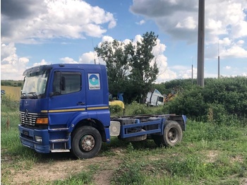 شاحنة بهيكل معدني للمقصورة MERCEDES-BENZ Atego