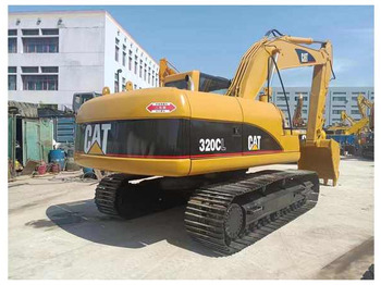 حفار زاحف CATERPILLAR 330D