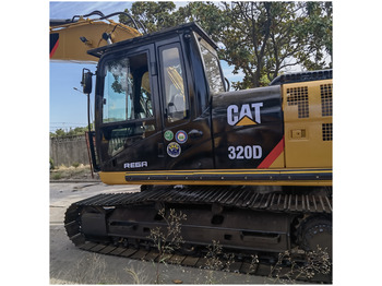 حفار زاحف CATERPILLAR 320D