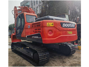 حفار زاحف DOOSAN DX225LC