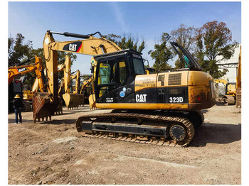 حفار زاحف CATERPILLAR 323D