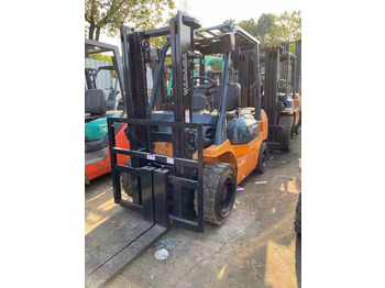 رافعة شوكية ديزل Used Hydraulic Forklift Komatsu FD30 diesel Forklift for Sale: صورة 3